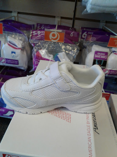 Shoe Store «Payless ShoeSource», reviews and photos, 212 Ferry St, Newark, NJ 07105, USA