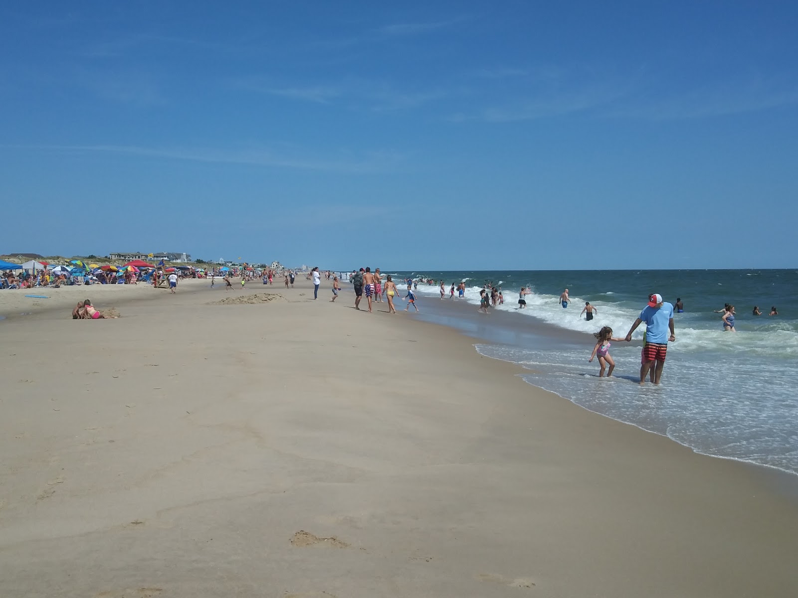 Foto di Towers Beach con molto pulito livello di pulizia