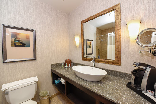 Hotel «Wheeling Island Hotel-Casino-Racetrack», reviews and photos, 1 S Stone St, Wheeling, WV 26003, USA