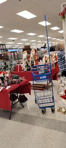 Clothing Store «Ross Dress for Less», reviews and photos, 620 Triangle Shopping Center, Longview, WA 98632, USA