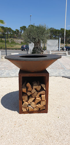 Zagrebačka ul. 98, 23000, Zadar