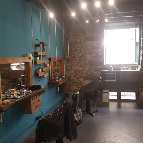 F. KingGrandpa Barbershop & Tatoo Studio - Funchal