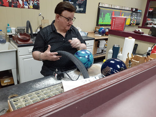 Bowling Alley «AMF Rose Bowl Lanes», reviews and photos, 28001 Groesbeck Hwy, Roseville, MI 48066, USA