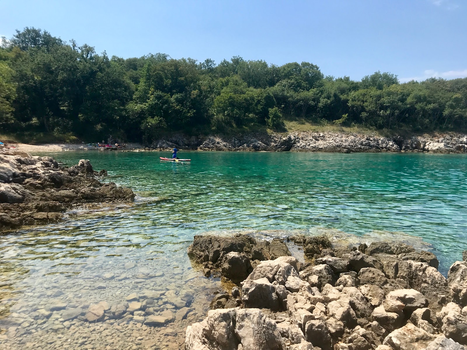 Fotografie cu Pero beach amplasat într-o zonă naturală