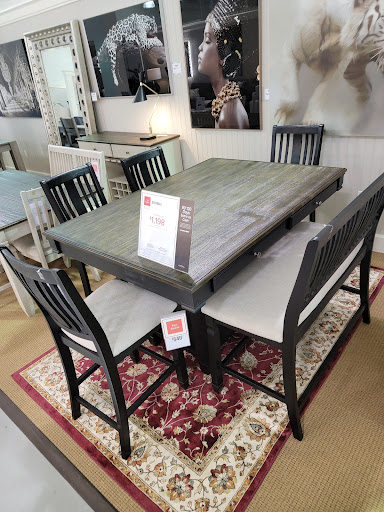 Furniture Store «Value City Furniture», reviews and photos, 2437 E Main St, Plainfield, IN 46168, USA