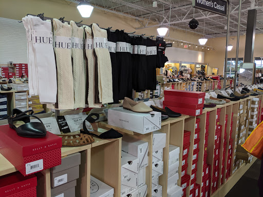 Shoe Store «DSW Designer Shoe Warehouse», reviews and photos, 1412 Greenbrier Pkwy, Chesapeake, VA 23320, USA