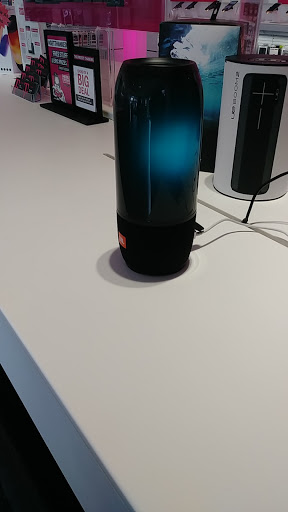 Cell Phone Store «T-Mobile», reviews and photos, 23063 W Outer Dr, Allen Park, MI 48101, USA