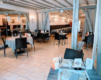 Atmosphère du Restaurant Le Cheval Blanc, Bistrot de Pays à Naours - n°2