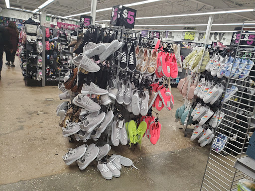 Variety Store «Five Below», reviews and photos, 1851 Sunrise Hwy, Bay Shore, NY 11706, USA