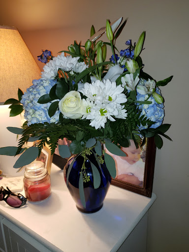 Florist «Hillside Florist & Gifts», reviews and photos, 888 Main St, Woburn, MA 01801, USA