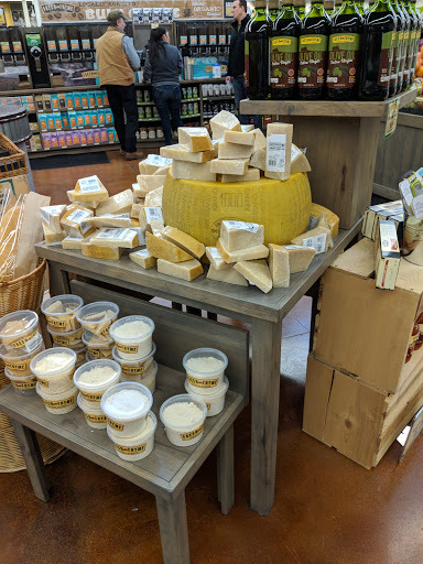 Grocery Store «Fresh Thyme Farmers Market- Crystal Lake», reviews and photos, 5340 Northwest Hwy, Crystal Lake, IL 60014, USA