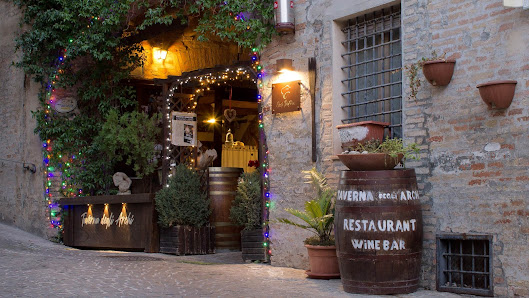 Taverna Degli Archi Via Comune Vecchio, 26, 60030 Belvedere Ostrense AN, Italia