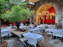 Atmosphère du Restaurant français Restaurant Le 9 à Nîmes - n°1