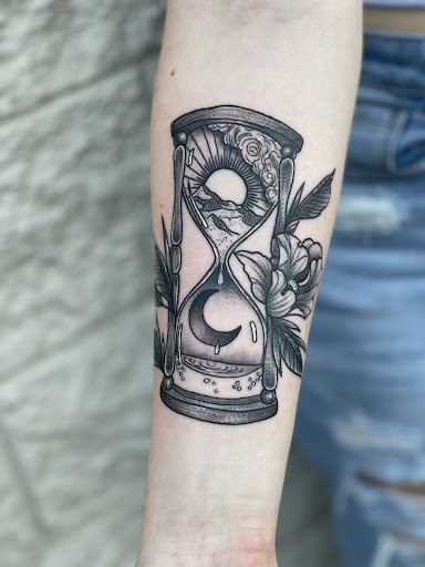 Tattoo Shop «Riot Ink Custom Tattoos», reviews and photos, 8761 Smoky Row Rd, Powell, OH 43065, USA