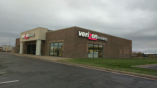 Cell Phone Store «Verizon», reviews and photos, 3755 Oakwood Mall Dr, Eau Claire, WI 54701, USA