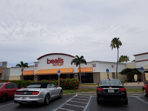 Movie Theater «Marquee Cinemas - Coralwood 10», reviews and photos, 2301 Del Prado Blvd, Cape Coral, FL 33990, USA