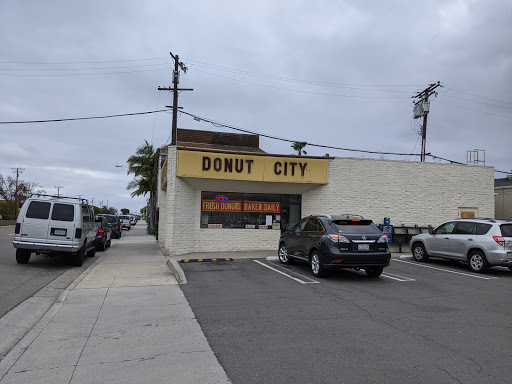 Donut Shop «Donut City», reviews and photos, 1210 Pacific Coast Hwy, Seal Beach, CA 90740, USA