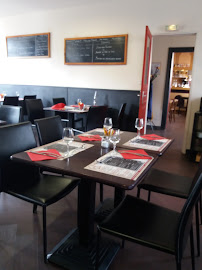 Atmosphère du Hôtel-Restaurant « Au Père Tranquille » Traiteur-Événementiel à Tinchebray-Bocage - n°10