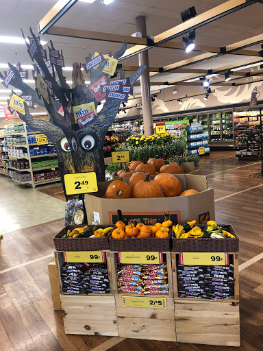 Grocery Store «Food Lion», reviews and photos, 5227 Waterway Dr, Dumfries, VA 22025, USA