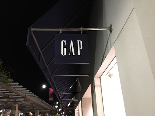 Clothing Store «Gap», reviews and photos, 1294 Burlingame Ave, Burlingame, CA 94010, USA