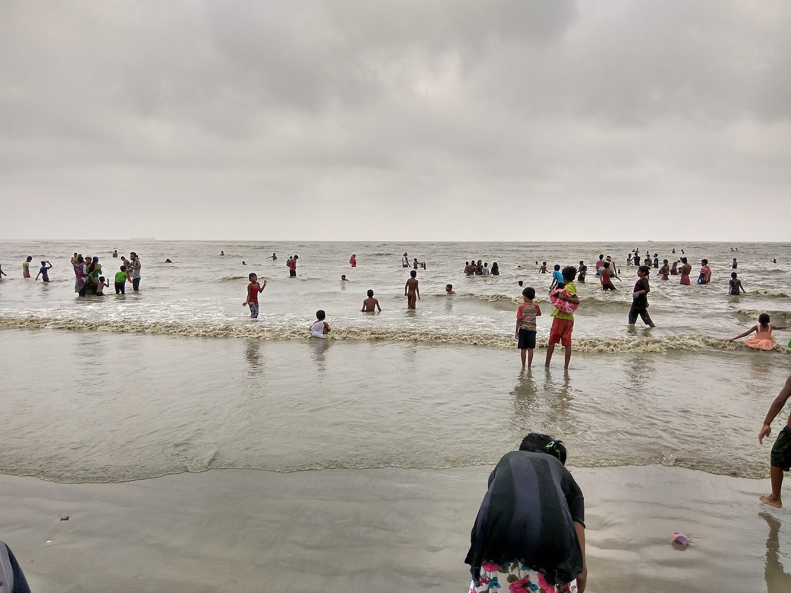 Fotografija Hijli Sea Beach priljubljeno mesto med poznavalci sprostitve