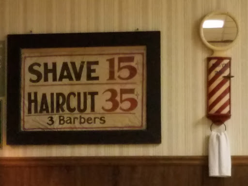 Barber Shop «Floyds Barber Shop», reviews and photos, 107 W Sale St, Tuscola, IL 61953, USA