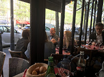 Atmosphère du Restaurant français Le Bœuf Maillot à Paris - n°3