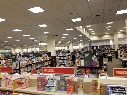 Book Store «Barnes & Noble», reviews and photos, 112 Eisenhower Pkwy, Livingston, NJ 07039, USA