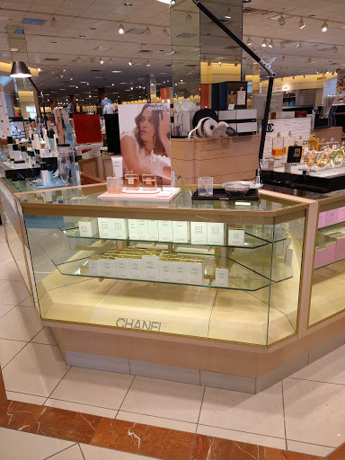 Department Store «Von Maur», reviews and photos, 7700 E Kellogg Dr N, Wichita, KS 67207, USA