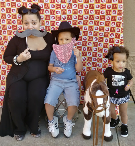 Shopping Mall «Woodforest Shopping Center», reviews and photos, 443 Uvalde Rd, Houston, TX 77015, USA