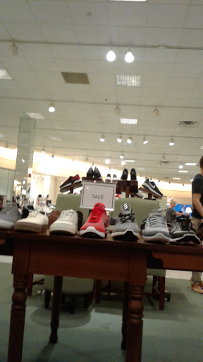 Department Store «Von Maur», reviews and photos, 7700 E Kellogg Dr N, Wichita, KS 67207, USA