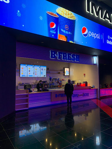 Movie Theater «Regal Cinemas Warrington Crossing 22 & IMAX», reviews and photos, 140 Easton Rd, Warrington, PA 18976, USA