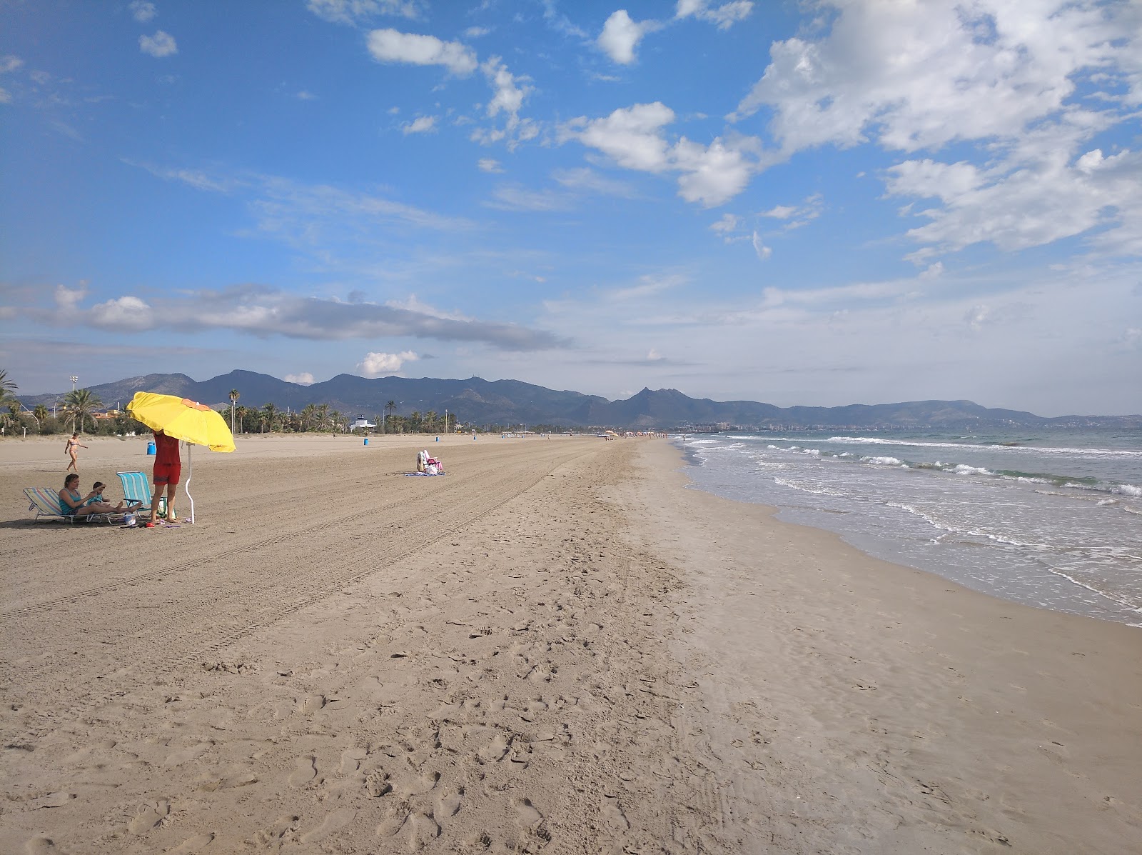 Foto von Playa del Pinar mit sehr sauber Sauberkeitsgrad