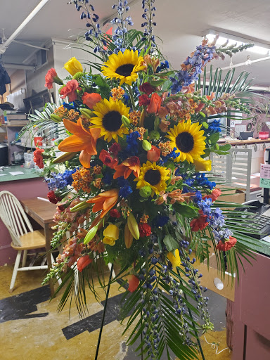Florist «Shaw And Boehler Florist», reviews and photos, 31 Clinton Ave, Cortland, NY 13045, USA