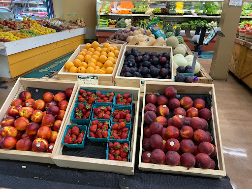 Grocery Store «Harvest Fresh Grocery & Deli», reviews and photos, 251 NE 3rd St, McMinnville, OR 97128, USA