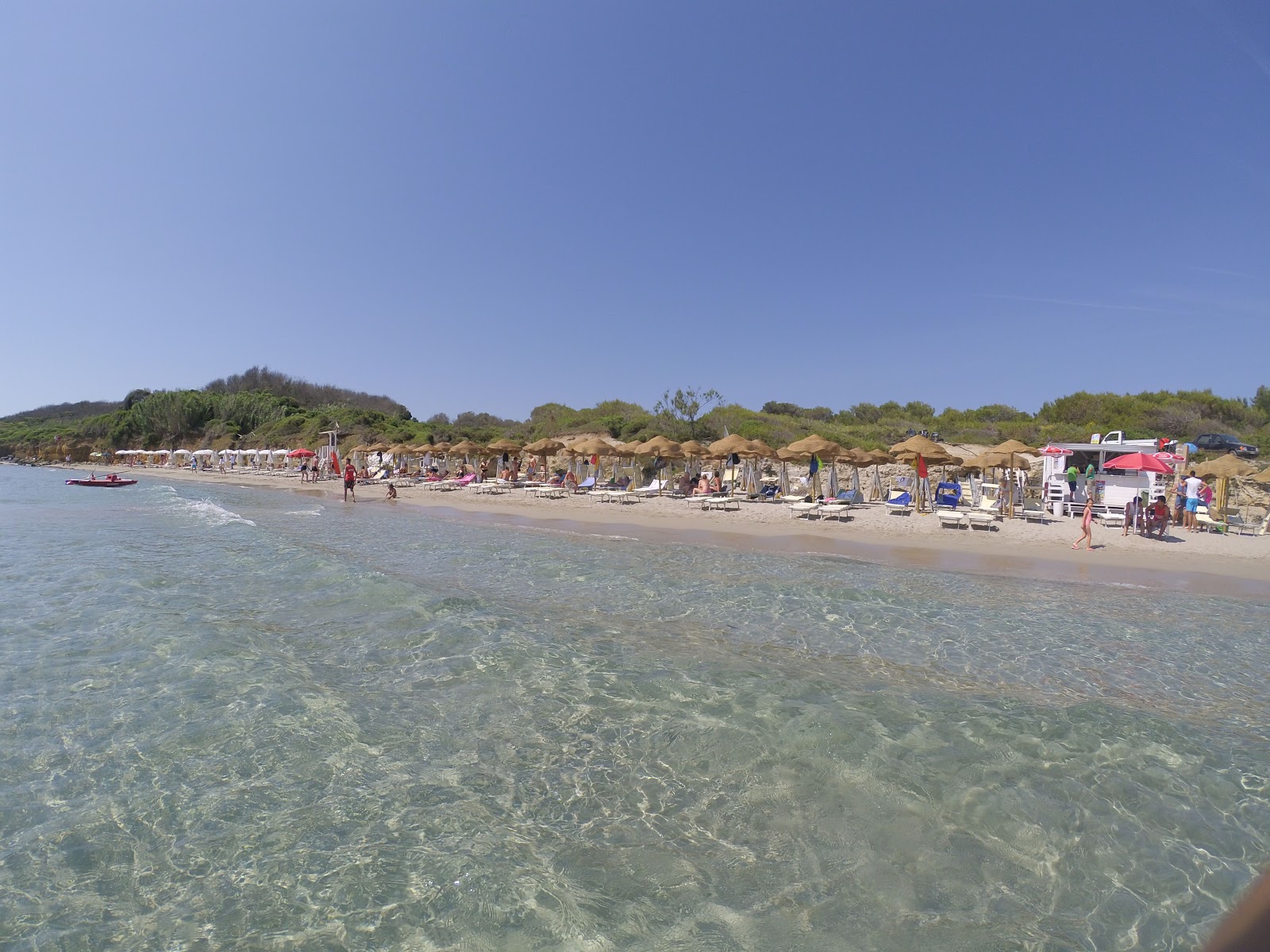 Fotografie cu Spiaggia Alimini - locul popular printre cunoscătorii de relaxare