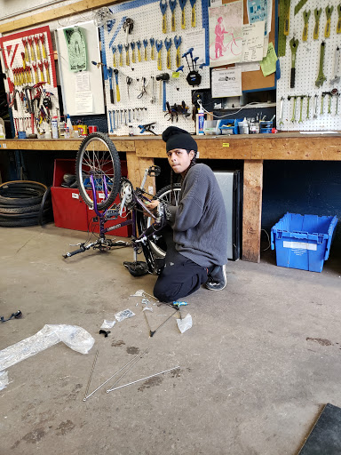 Used Bicycle Shop «Community Bikes», reviews and photos, 405 Avon St, Charlottesville, VA 22902, USA