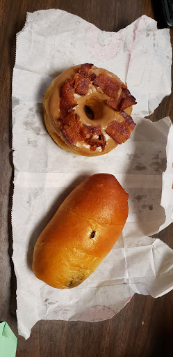 Donut Shop «Queen Donut Shop», reviews and photos, 1806 W 18th St, Houston, TX 77008, USA