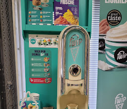 Toppics Pop-up Museum photo
