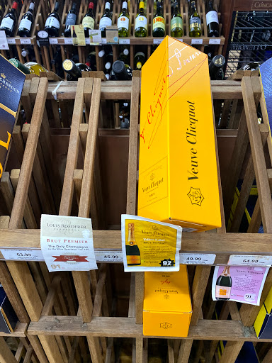 Wine Store «Parkview Wine & Spirits», reviews and photos, 229 Park Rd, West Hartford, CT 06119, USA
