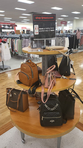 Department Store «T.J. Maxx & HomeGoods», reviews and photos, 2314 Remi Dr, Melbourne, FL 32940, USA