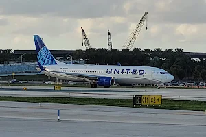 Ron Gardner Aircraft Viewing Area at Fort Lauderdale-Hollywood International Airport image