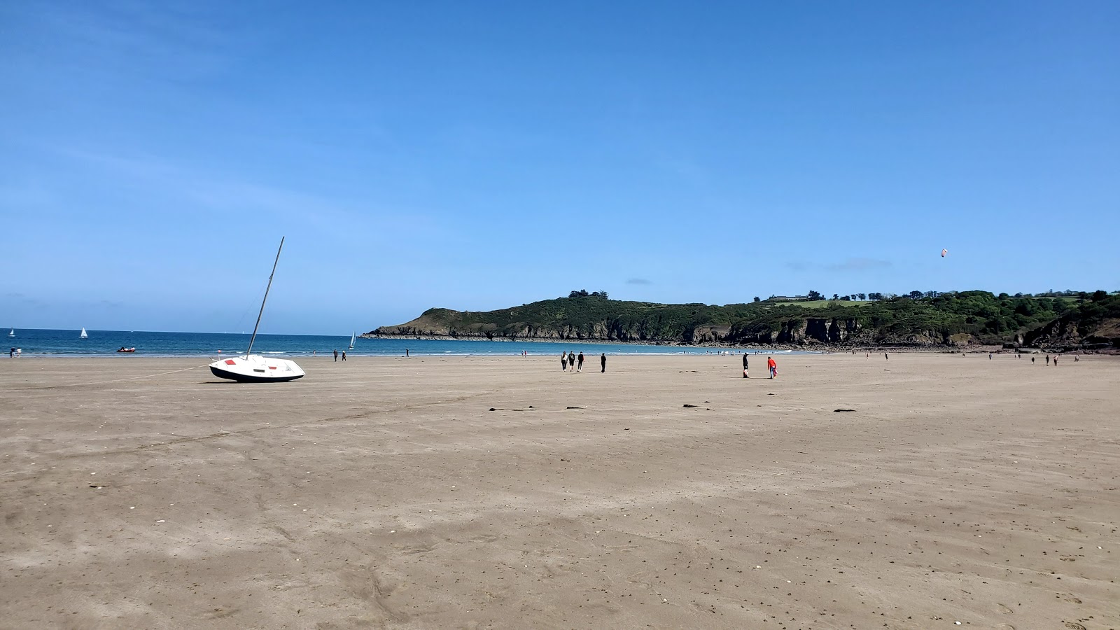 Plage de Brehec'in fotoğrafı - rahatlamayı sevenler arasında popüler bir yer