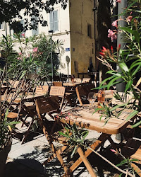 Le 17 Place aux Vins Avignon • Bar à vin / Caviste