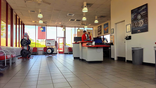 Tire Shop «Discount Tire Store - Woodstock, GA», reviews and photos, 160 Woodstock Square Ave, Woodstock, GA 30189, USA