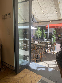 Atmosphère du Café Hoche Cannes - Restaurant, Brasserie, Salon de thé Rue Hoche - n°8