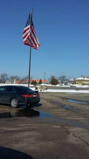 Shopping Mall «Meadowdale Shopping Center», reviews and photos, 100 W Mall Dr, Carpentersville, IL 60110, USA