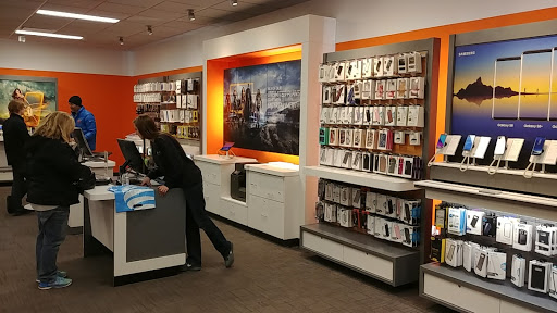 Cell Phone Store «AT&T Authorized Retailer», reviews and photos, 7905 Great Plains Blvd #120, Chanhassen, MN 55317, USA