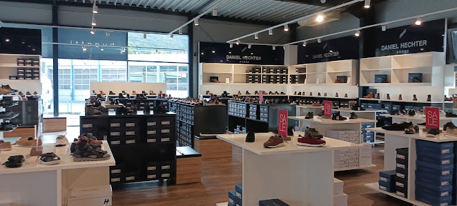 BUGATTI SHOES Eichenbühler Str. 61, 63897 Miltenberg, Deutschland