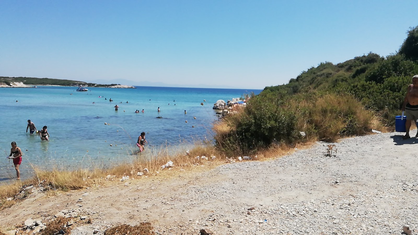 Foto van Cennetkoy beach met turquoise puur water oppervlakte
